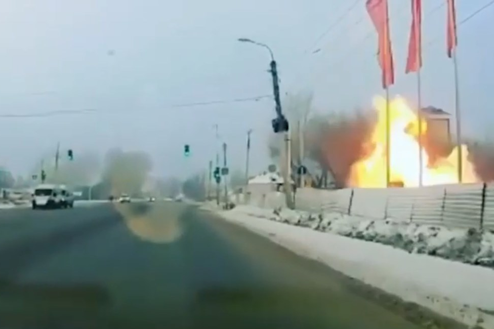 Очевидцы сняли видео взрыва на заправке в Уфе
