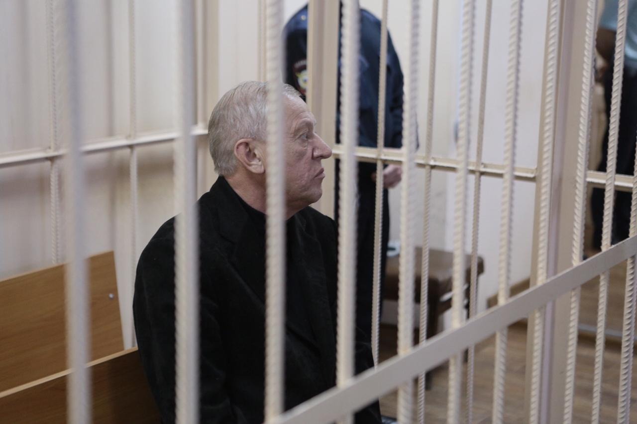 Суд отправил под стражу экс-главу Челябинска Евгения Тефтелева. Трансляция