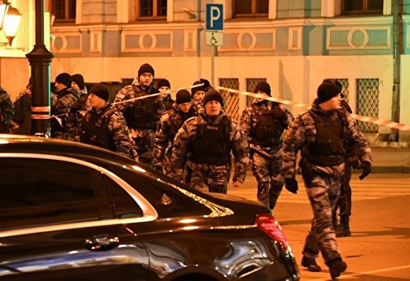 Как федеральные каналы рассказали о стрельбе у главного здания ФСБ в Москве