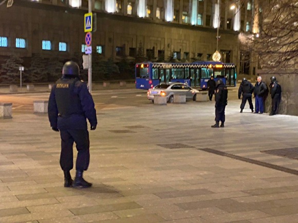 «Коммерсантъ» рассказал подробности стрельбы у здания ФСБ в Москве