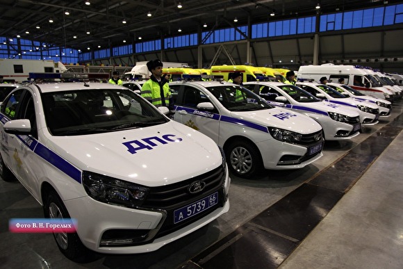 Свердловские полицейские получили в подарок новые машины