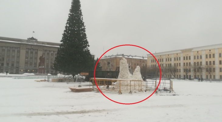 В администрации рассказали, куда пропали снежные фигуры с Театралки