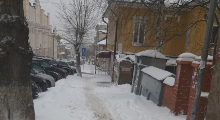 Несмотря на просьбу мэрии, максимальное количество дворников не вышло на улицы Кирова
