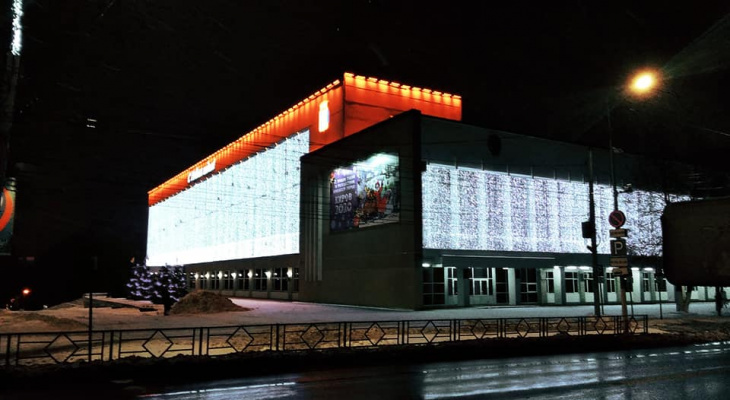 Фото дня: администрация города Кирова засветилась