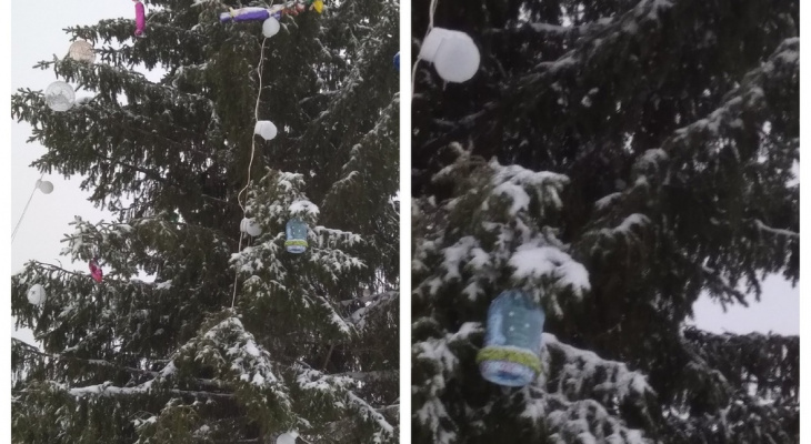В Кировской области новогоднюю елку украсили пятилитровыми бутылками