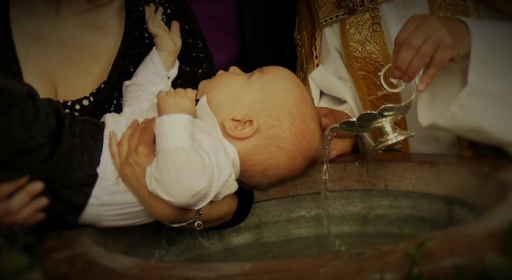В РПЦ озвучили новые правила крещения детей и взрослых