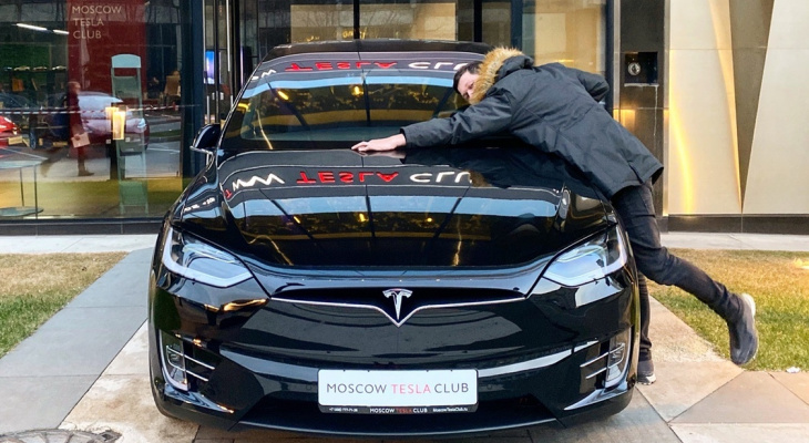 Пришлось установить свою зарядную станцию: владелец Tesla о поездках по России