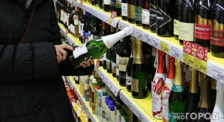 Известно, сколько бокалов шампанского выпивают россияне в новогоднюю ночь