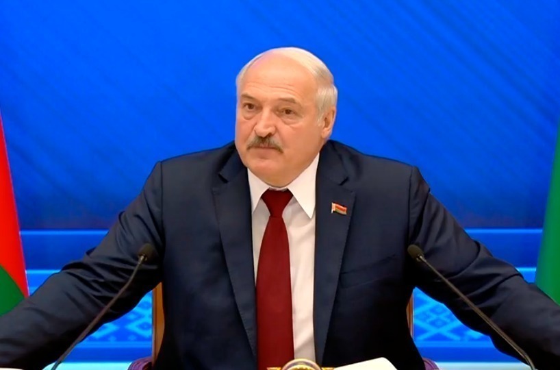 Лукашенко провел переговоры с Путиным и Токаевым из-за протестов в Казахстане