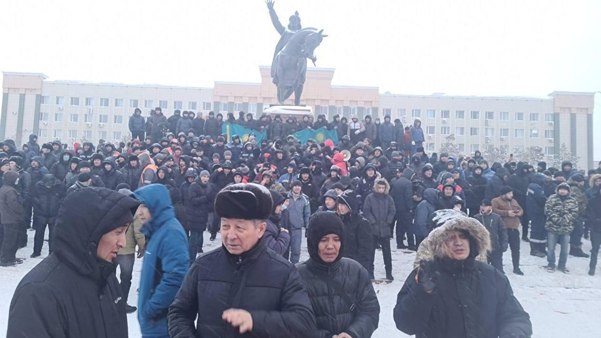 Правительство Казахстана ушло в отставку, во время протестов задержали больше 200 человек