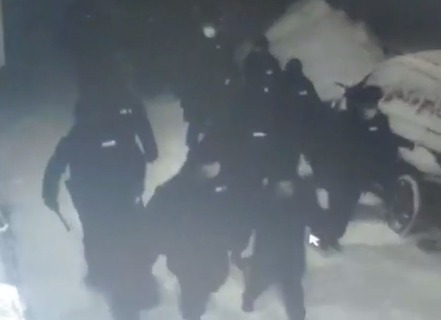 В Москве полиция нагрянула в «бункер» нацболов после акции в метрополитене