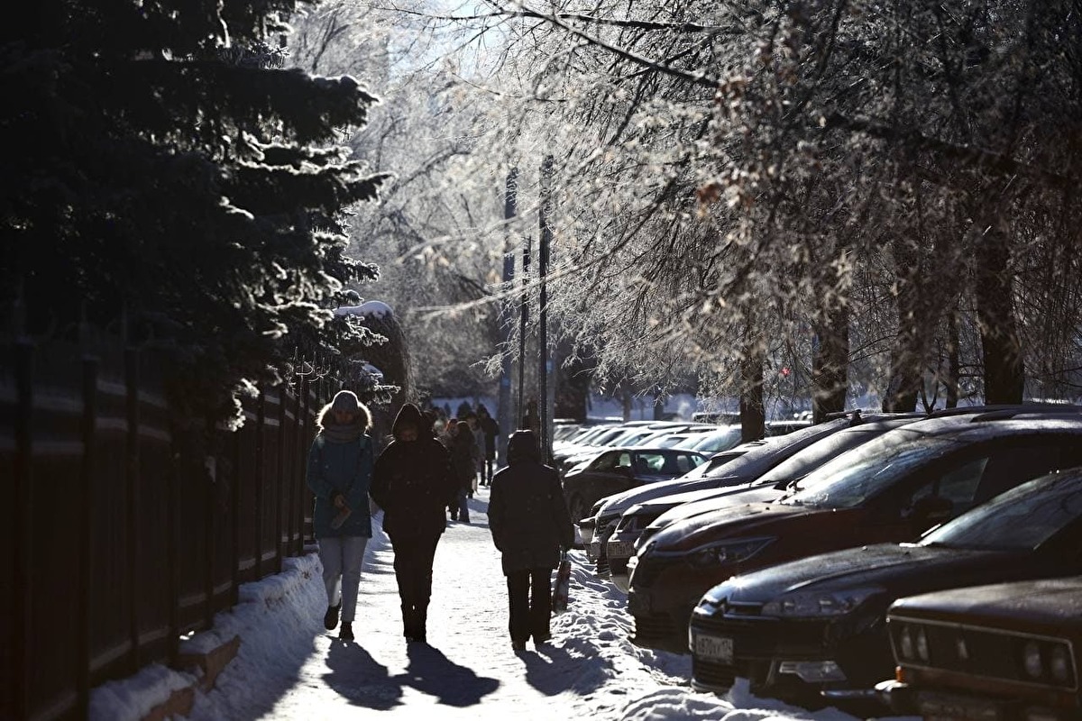 Школьникам одного из городов Южного Урала в мороз не отменили занятия. Родители жалуются