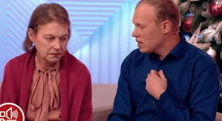 Жительница Кировской области впервые встретилась с сыном на Пусть говорят