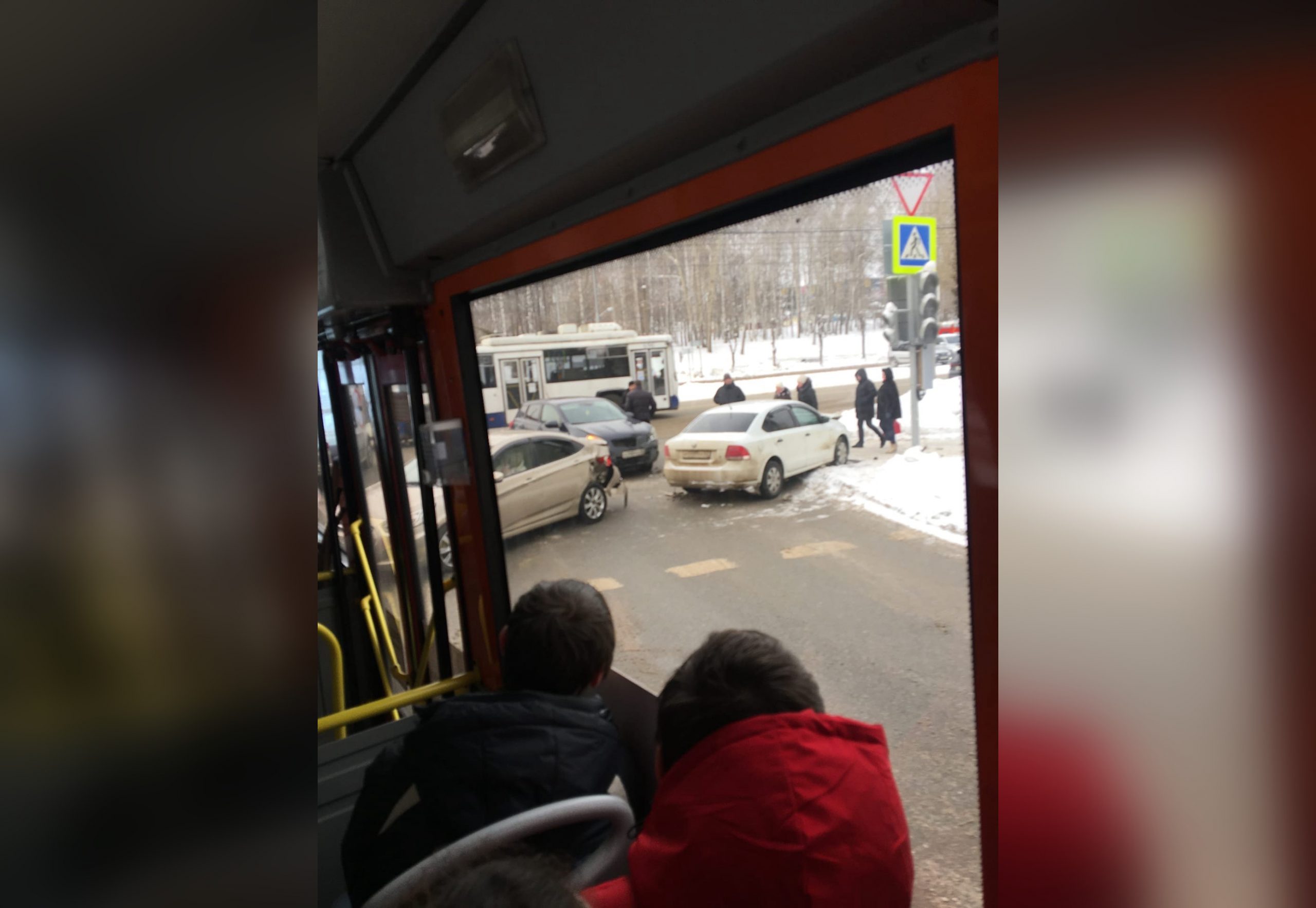 Аварийный перекресток: в Кирове у цирка вновь произошло массовое ДТП с пострадавшими