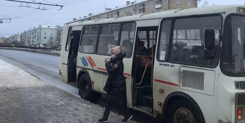 В Кирове запустили первые автобусы без кондукторов