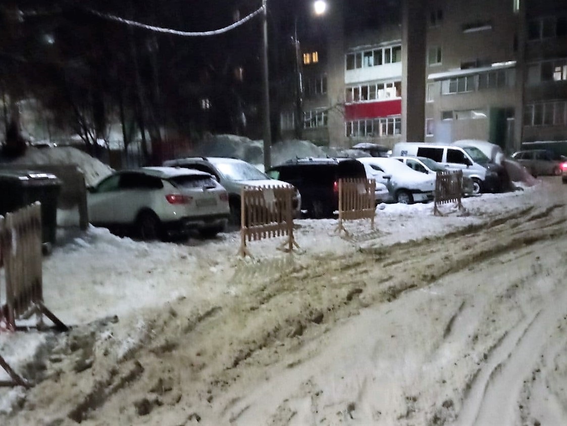 Кировчан просят не оставлять авто в охранной зоне теплосетей