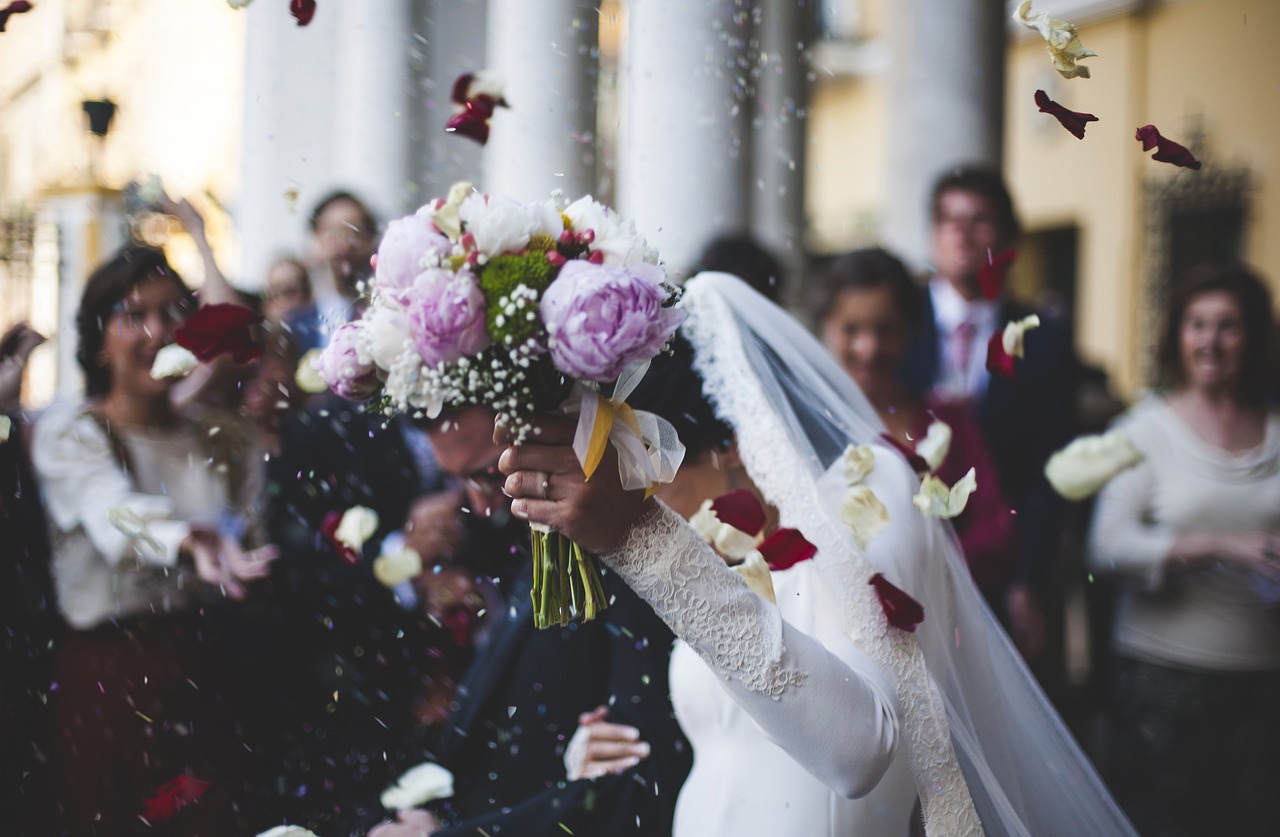 Выльется ушат любви: Глоба предсказал четырем знакам брак в 2022 году